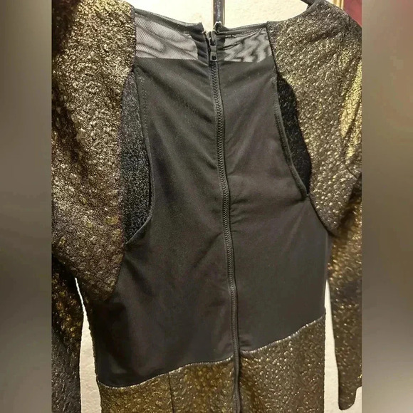 Alice + Olivia Black and Gold Metallic Long Sleeve Fitted Dress size 6 - Picture 6 of 11